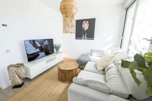 Fotografie z fotogalerie ubytování CONTEMPORARY PENTHOUSE SUNSET + SEA VIEW RESORT PARKING v destinaci Estepona