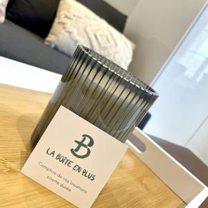 Certifikát, hodnocení, plakát nebo jiný dokument vystavený v ubytování Suite Jockey Stable by La Boîte En Plus