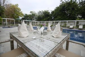 Restoran atau tempat makan lain di The Tiger Villa by ATD India - Group of Hotels and Resorts