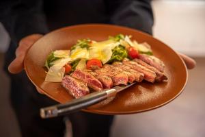 露营地内部或周边提供的食物