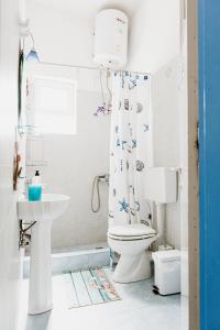 Koupelna v ubytování Mavromati Rooms
