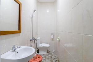 Bilik mandi di Hotel Safara Yogyakarta