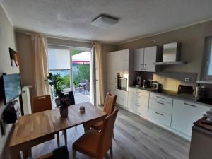 Kuchyň nebo kuchyňský kout v ubytování Ferienwohnung Schaumburg- Rosenthal