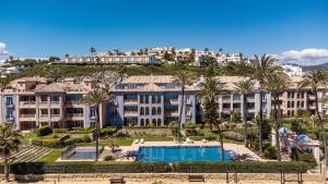 Πισίνα στο ή κοντά στο 32 Luxury apartment in Casares, Andalucia sea view