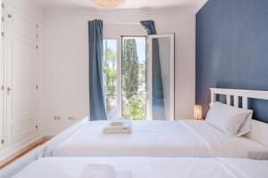 Ένα ή περισσότερα κρεβάτια σε δωμάτιο στο 32 Luxury apartment in Casares, Andalucia sea view