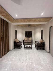 サーターラーにあるWoodrose villa mahabaleshwarのギャラリーの写真