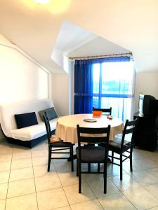 Χώρος καθιστικού στο Apartments Bilo - Jela & Ivan
