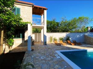 Holiday home Bilini Dvori - house with swimming pool 내부 또는 인근 수영장