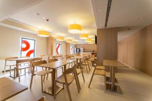 Posezení v ubytování Moov Hotel Porto Norte + 37 fotografií