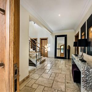 Ảnh trong thư viện ảnh của Villa Millennium luxury villa relaxing location ở Almancil