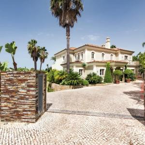 Tòa nhà nơi biệt thự tọa lạc +44 ảnh