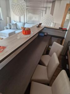 Ruang duduk di Apartment Lux Lomina