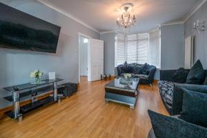 Posezení v ubytování Spacious Worcester City Centre House