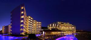 Бассейн в Elysium Resort & Spa или поблизости