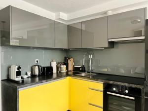 Kuchyňa alebo kuchynka v ubytovaní Dream Apartment