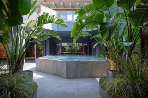 Bazén v ubytovaní Lazise Boutique Apartment Lago e Relax alebo v jeho blízkosti
