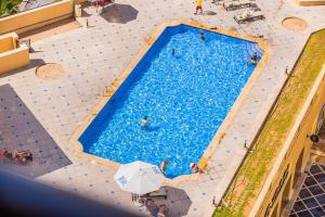 Bazen v nastanitvi oz. blizu nastanitve Sound of the Waves in JBR by Lagom