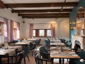 Ein Restaurant oder anderes Speiselokal in der Unterkunft Hotel Schnitterhof 