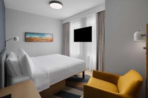 Postel nebo postele na pokoji v ubytování Homewood Suites By Hilton Grand Prairie At EpicCentral