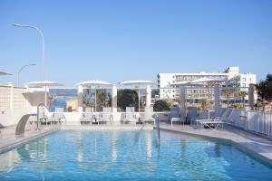 Bazén v ubytování BQ Apolo Hotel nebo v jeho okolí