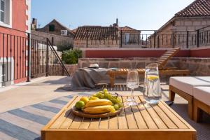 Ein Balkon oder eine Terrasse in der Unterkunft Cavtat Old School