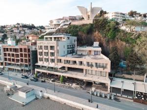 Nespecifikovaný výhled na destinaci Ulcinj nebo výhled na město při pohledu z hotelu