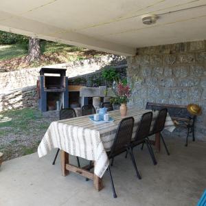 GénolhacGîte " villa Les Cèdres" En cévennes avec vue panoramique et piscine chauffée的相册照片