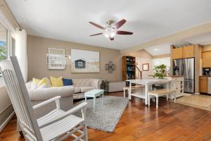 Afbeelding uit fotogalerij van Edgewatermayo Getaway! in Edgewater