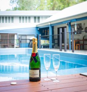 Bazén v ubytování Villa Sorrento, a house on 4 Mile Beach in Port Douglas nebo v jeho okolí