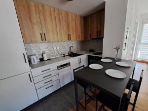 Dapur atau dapur kecil di Angelika apartman Divčigora