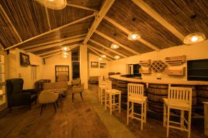 Köök või kööginurk majutusasutuses The Village Manali- Café, Bar & Bistro
