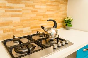 A kitchen or kitchenette at Casa Relax Mondello