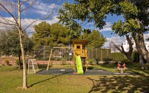 Plac zabaw dla dzieci w obiekcie Tres Playas Primera línea de mar - ALBERT VILLAS Alcossebre