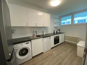 Kuchyň nebo kuchyňský kout v ubytování Apartment with Balcony Wuppertal