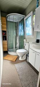 Koupelna v ubytování SAK Mobile Home Privlaka
