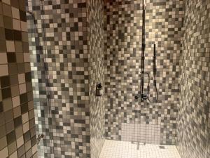 Un baño de You Want Motel