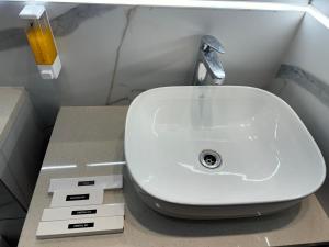 HOTEL CITADELL DE DAMAN tesisinde bir banyo