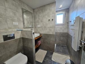 Koupelna v ubytování La Casa del Arti - Chambres d'hôtes - B&B - Piscine chauffée + 31 fotografií