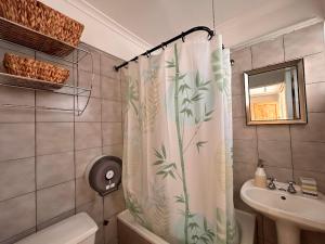 Ένα μπάνιο στο Casona Lorena