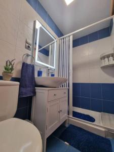 Koupelna v ubytování Apartamento en primera línea, Les Palmeretes + 10 fotografií