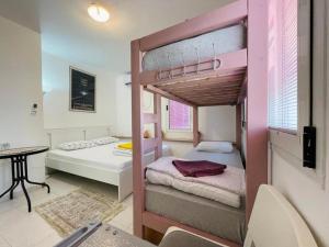 Krevet ili kreveti na kat u jedinici u objektu AHLA & EVENT plus