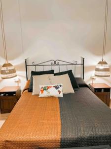 Ένα ή περισσότερα κρεβάτια σε δωμάτιο στο CA TONI. Agradable casa rural con chimenea .