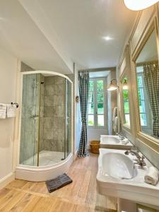 Phòng tắm tại Chambre Solis - Lavy