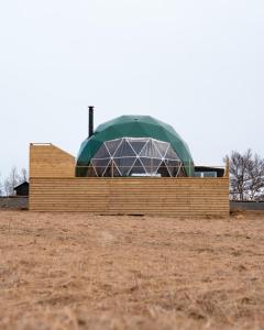 תמונה מהגלריה של Golden Circle Domes - Lake View בסלפוס