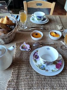 Jedlo v ubytovaní bed & breakfast alebo blízkom okolí + 37 fotografií