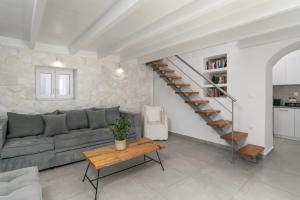 Posedenie v ubytovaní CASA ANNA LOFT Boutique House with Full Sea View