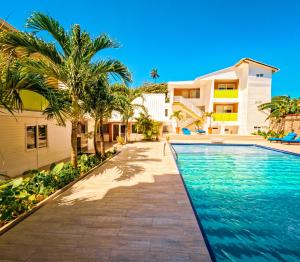 Hotel Caribbean Coral内部或周边的泳池