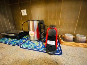 Kaffi- og teaðstaða á 地铁站旁，免费停车，安静舒适街区，精品两卧室大露台公寓，治安好