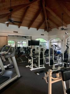 Fitness centrum a/nebo fitness zařízení v ubytování Luxury 2BR in Biltmore - Gated with Garage