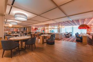 Legacy Hotel Cascais, Curio Collection By Hilton的休息区